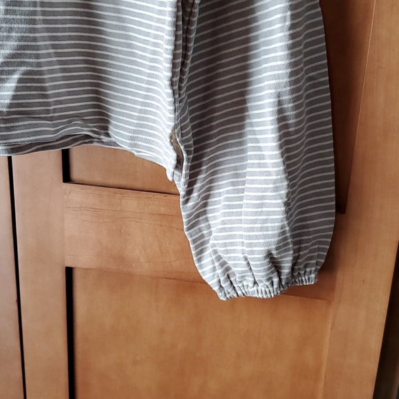 Grey stripe pajama set 💕 - Picture 6 of 9